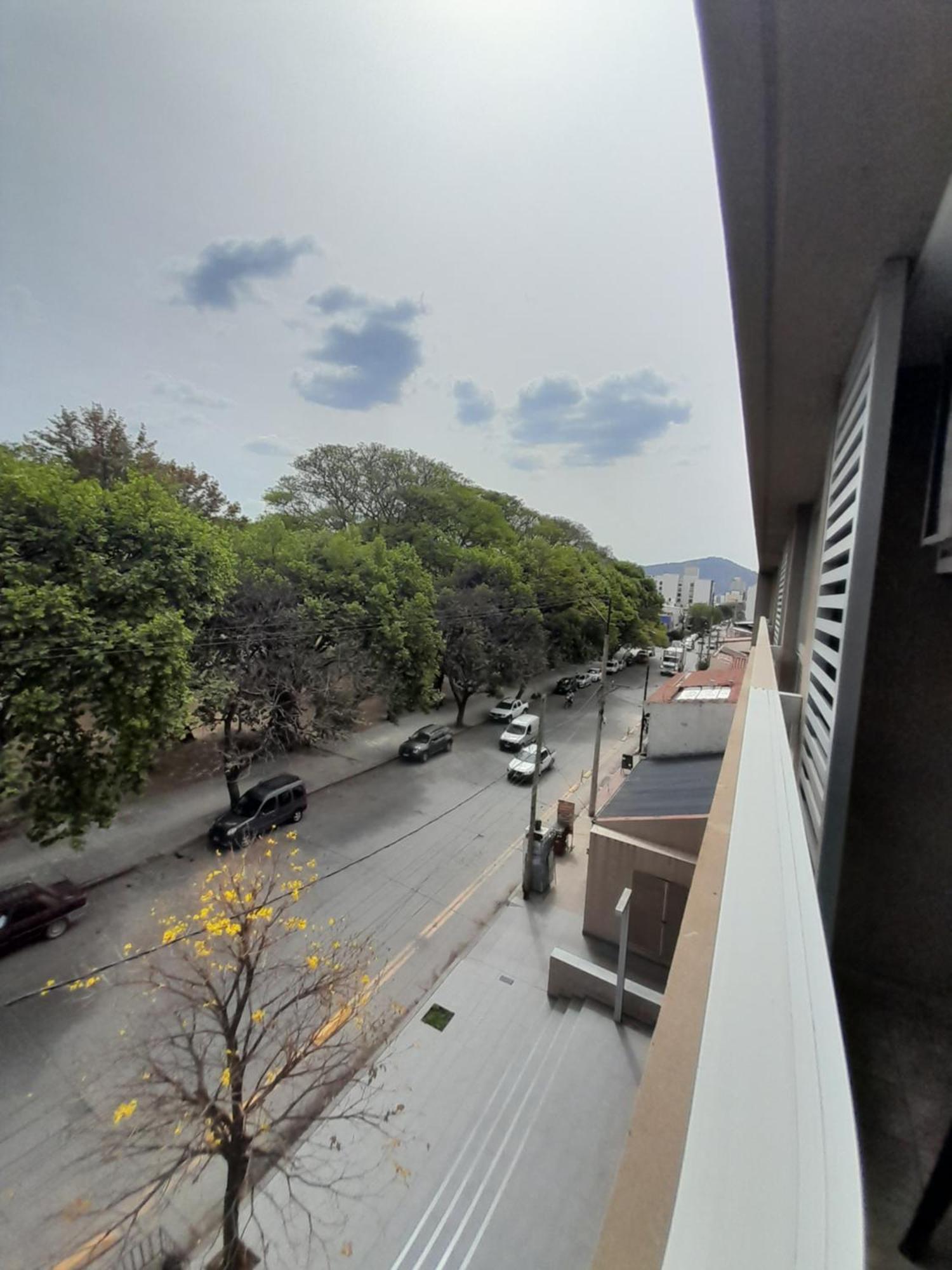 Departamento Centrico Plaza Alvarado Con Cochera Salta Exterior foto